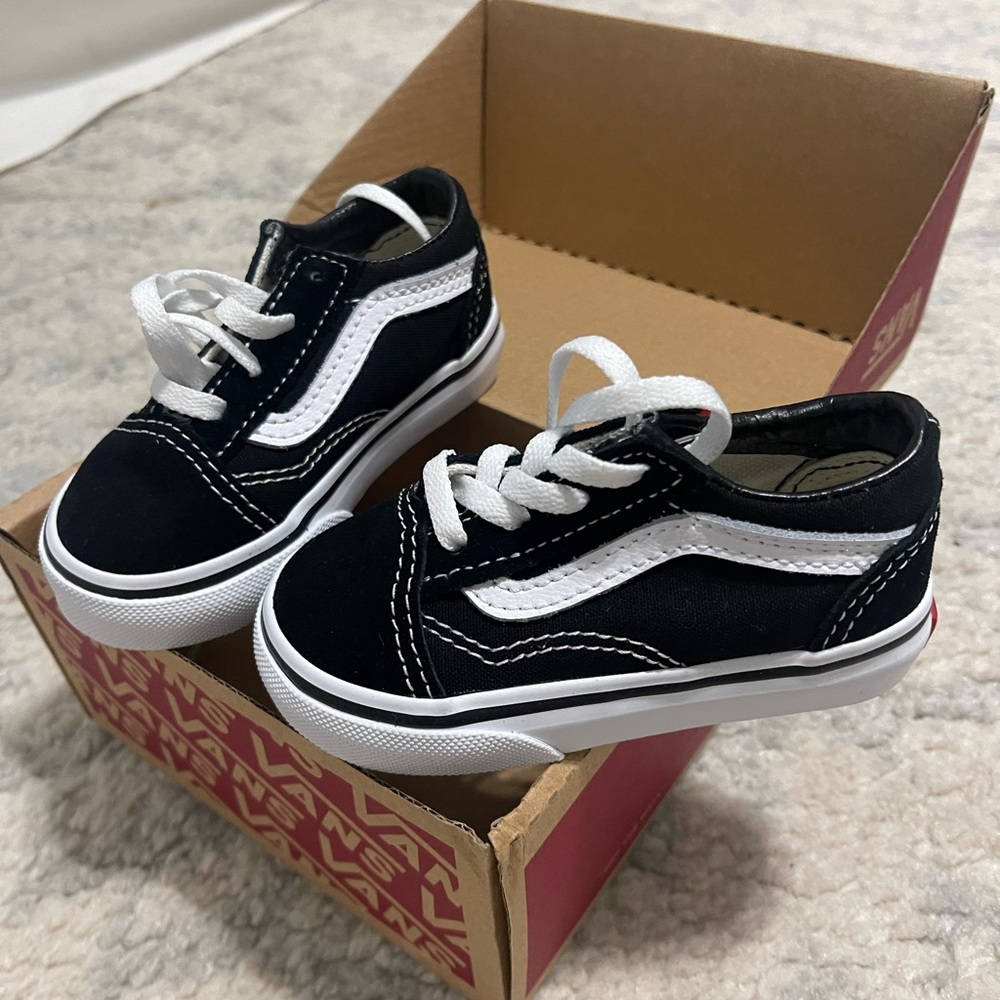 Baby Old Skool Black and White Vans
